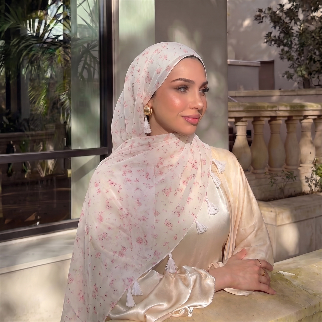Foulard Hijab à Pompons Tendan - Women Fashion Images avis et prix